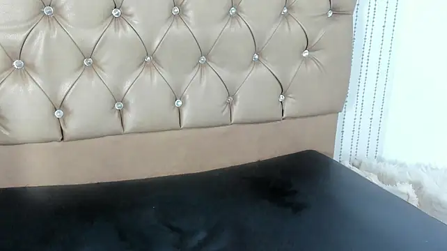 liz_katherine live cam on StripChat