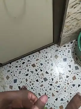 mumbaiboy-22 (M young) - Cum shot with face