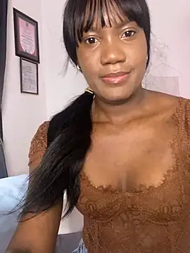 karly_titis