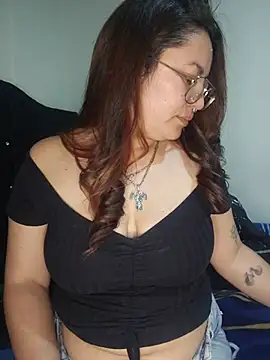 samm_curvy