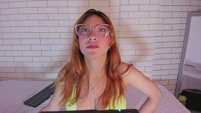 Be_dominated webcam