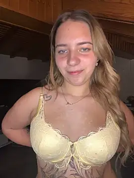 Naomi-Klein Live Webcam on Stripchat