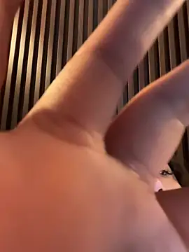 Monica17 webcam