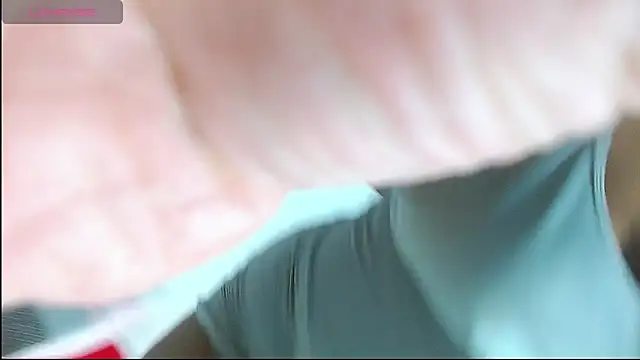 Angela_Mirelle live cam preview