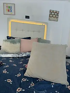 Daphne_Hills