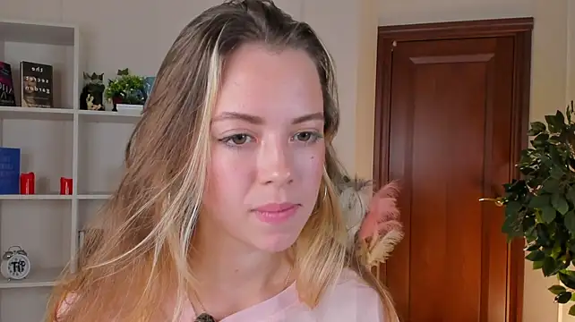 TamaVolino webcam stripchat model stream image