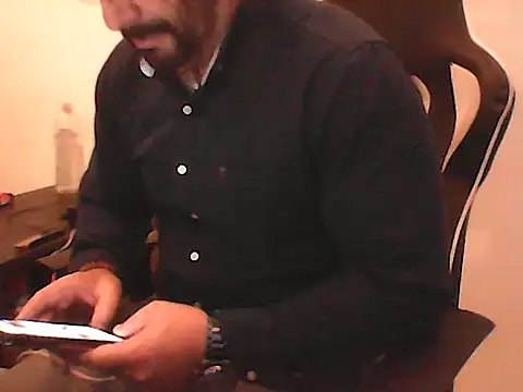 Yorel1109- live cam on StripChat