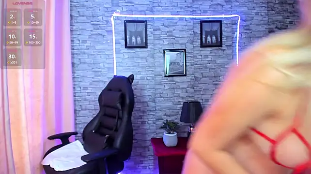 Yara__Moon live cam preview
