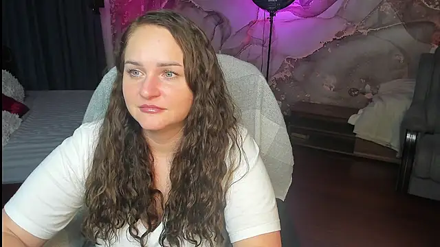 Chorna_Rouse live cam preview