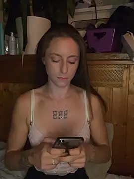 TeenLeonie18 webcam