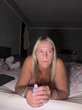 Blondnboujee53 live cam preview