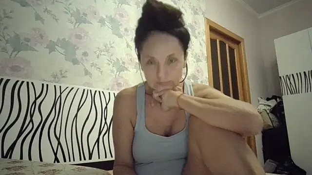 LindaStarS live cam preview
