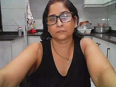 Indiankushy live cam on StripChat