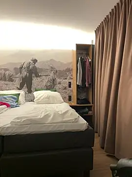 TomPure66 webcam