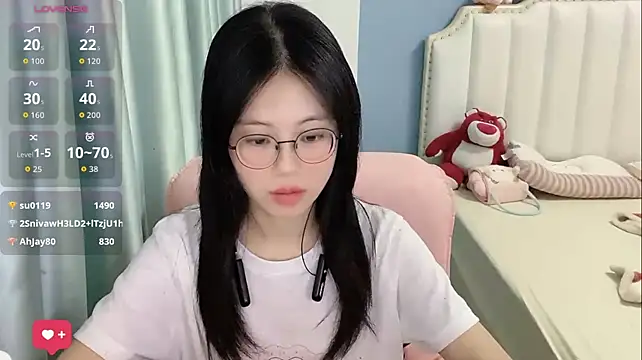 Luna-666 live cam on StripChat