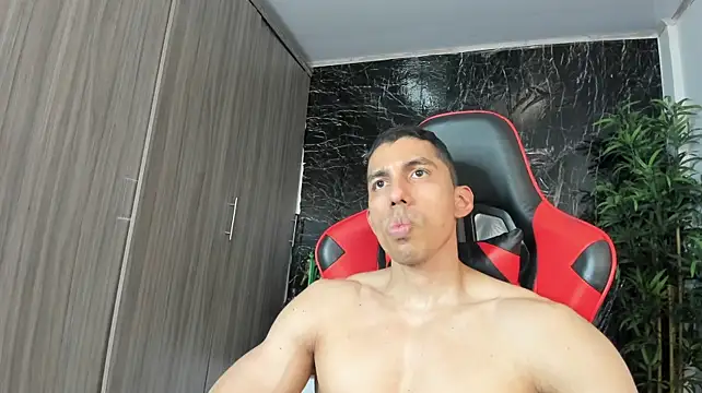 Erik_castle