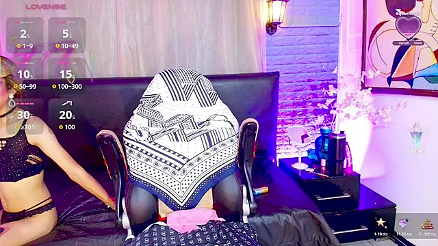 alondra_gerardi live cam on StripChat