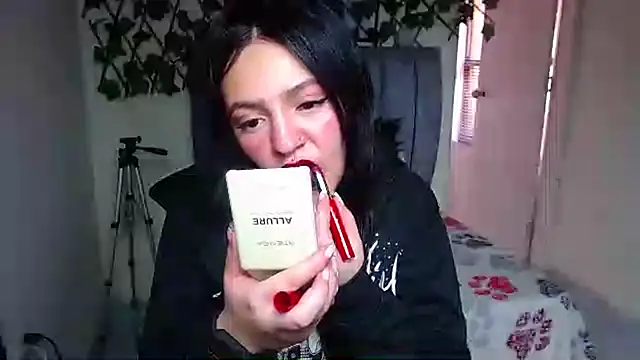 Violettasquirt live cam preview