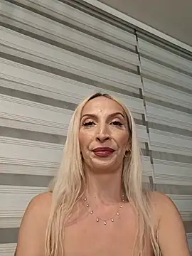AlexaBarnes live cam preview