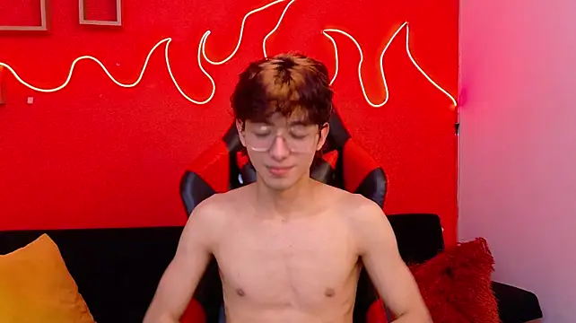 Twink_Sebas7