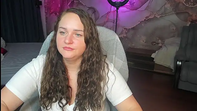 Chorna_Rouse live cam on StripChat