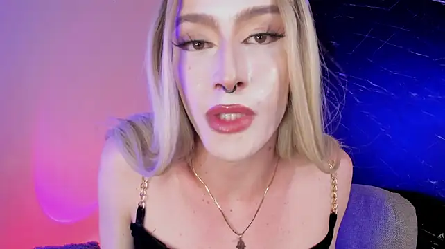Alana_Stone
