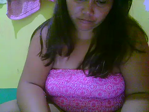 Creamsweetpussy28 live cam on StripChat