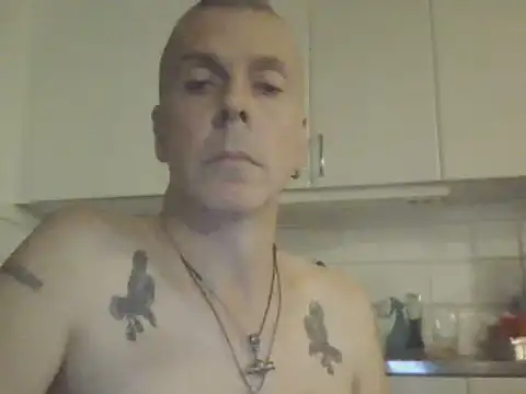 SHARPSkinhead live cam on StripChat