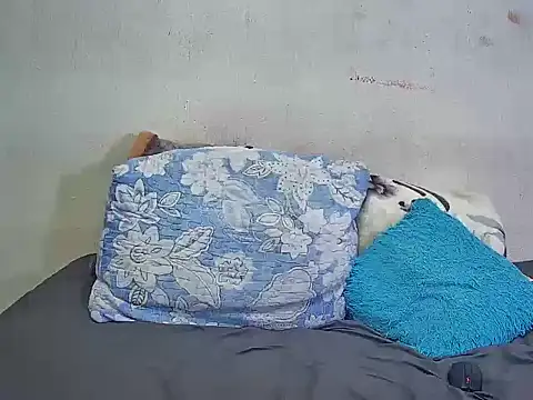 Feathergal69_ webcam