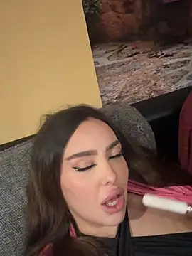 SpanishYoungGirl webcam