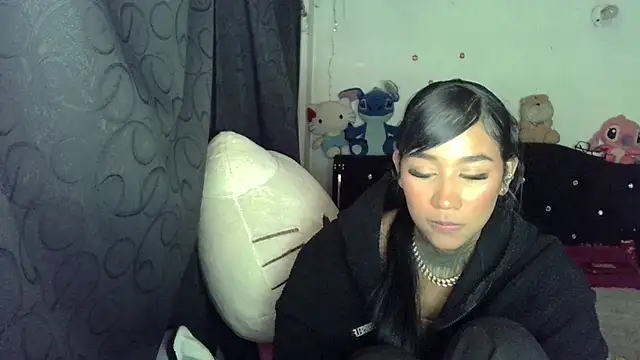 astarielle_draven live cam on StripChat