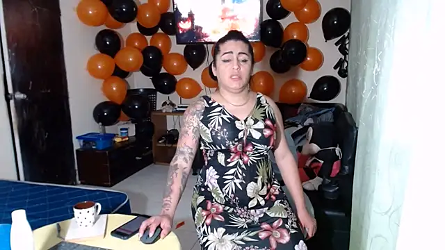 Sashaferrari2000 live cam on StripChat