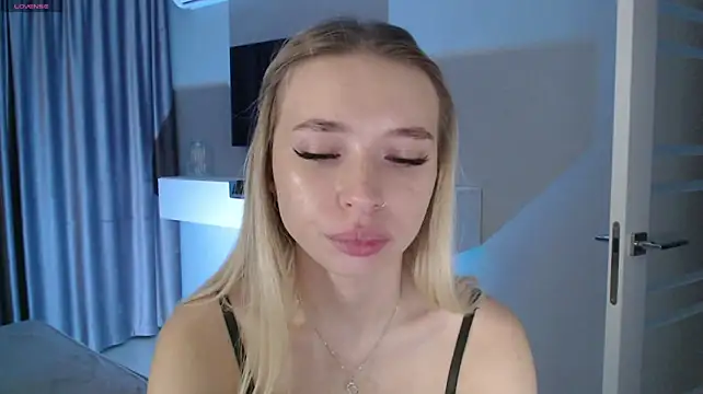 Emily_Hartt