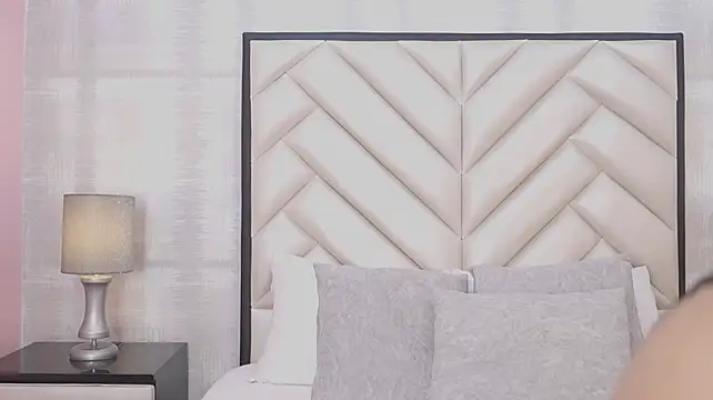 KikiiLove live cam preview