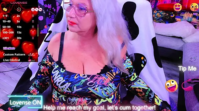 YOUR_MATURE_FANTASY live cam preview