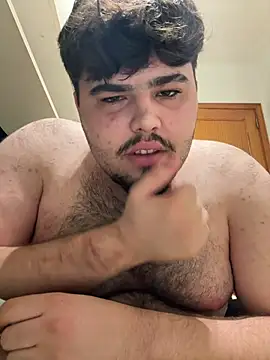 Yannick04 on Stripchat
