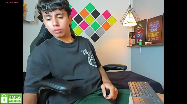Jonnie-rodriguez on Stripchat