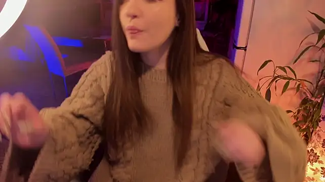 Sserendipityy live cam on StripChat