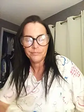 VelvetNaughty-Shem live cam on StripChat