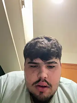Yannick04 on Stripchat