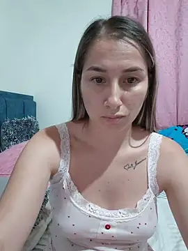 Lipzzy_sun20 live cam on StripChat