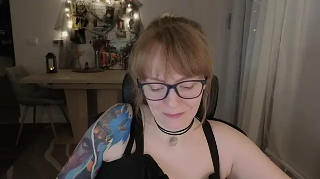 Aurora_Velvett_