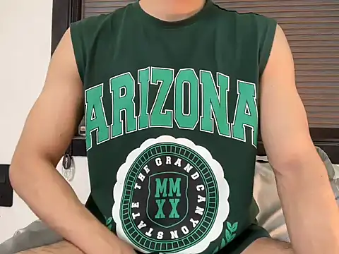 greenpy (M twink) - remove t-shirt 🥵💦