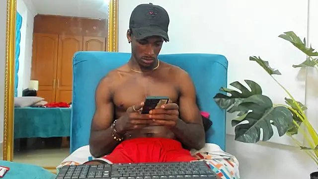 charliedamn (M twink) - show my cock up close 🍆😈x1m