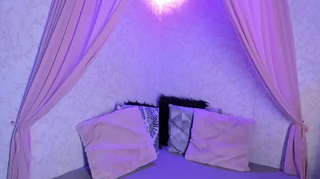 LolaGray__