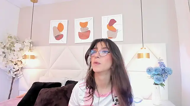 Zoey_kiss_ live cam on StripChat