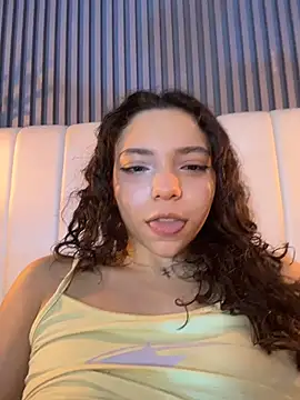 Mia_honey3