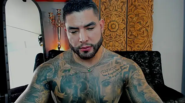 Aaron_Vega on Stripchat