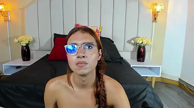 Sara_saaennz live cam on StripChat