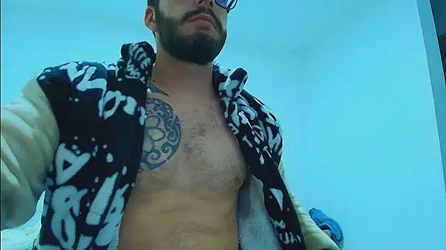 thomas_gun live cam on StripChat